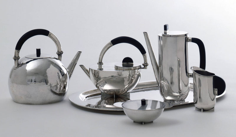 mulheres: Coleção de chá de Marianne Brandt para a Bauhaus Fonte: tipografos.net