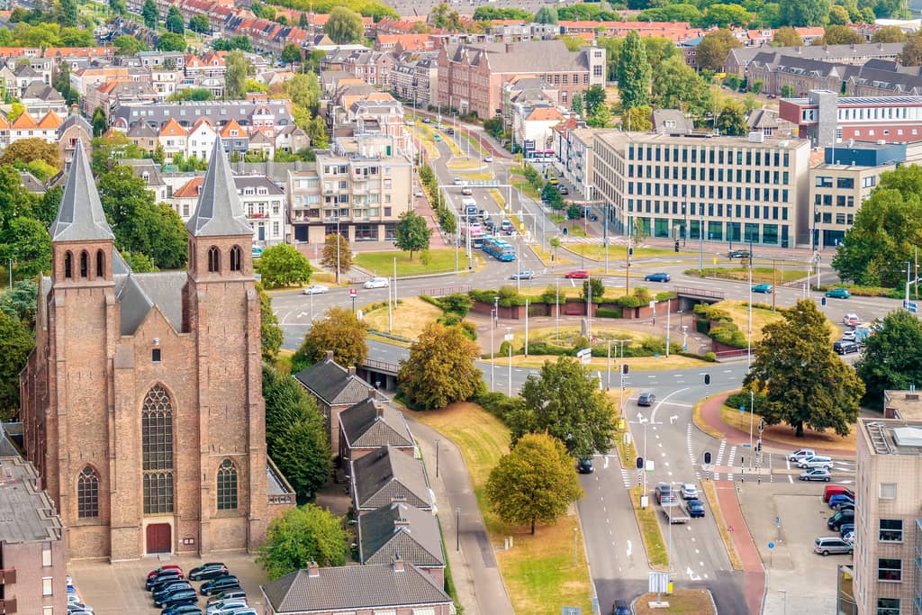 Cidade de Arnhein Fonte: Exploring the Netherlands